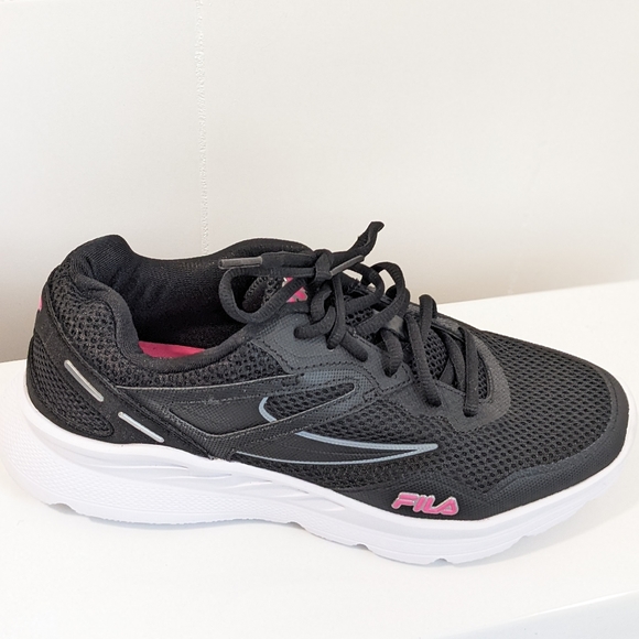 NWOT memory foam sneakers by Fila - Picture 11 of 16